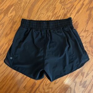 Lululemon Hotty Hot High-Rise Lined Shorts | 4” | Black